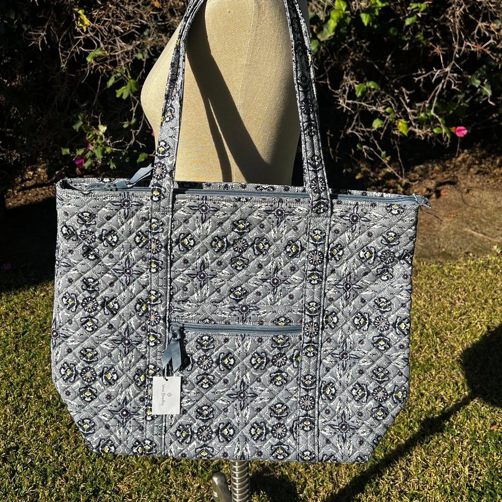 Vera Bradley Vera Tote Bag in Plaza Tile NWT